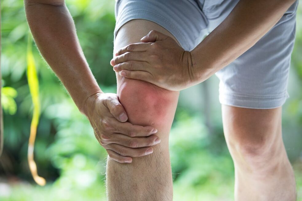 Joint pain is the most notable manifestation of osteoarthritis and arthritis. 